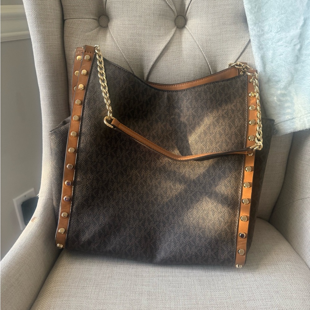 Michael Kors Brown and Gold Shoulder Bag - Picture 4 of 11